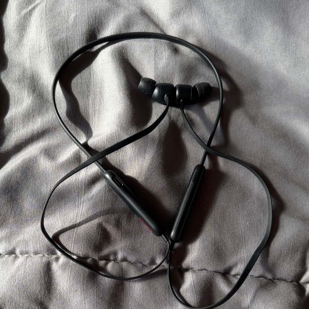 Beats Black Wireless Earbuds